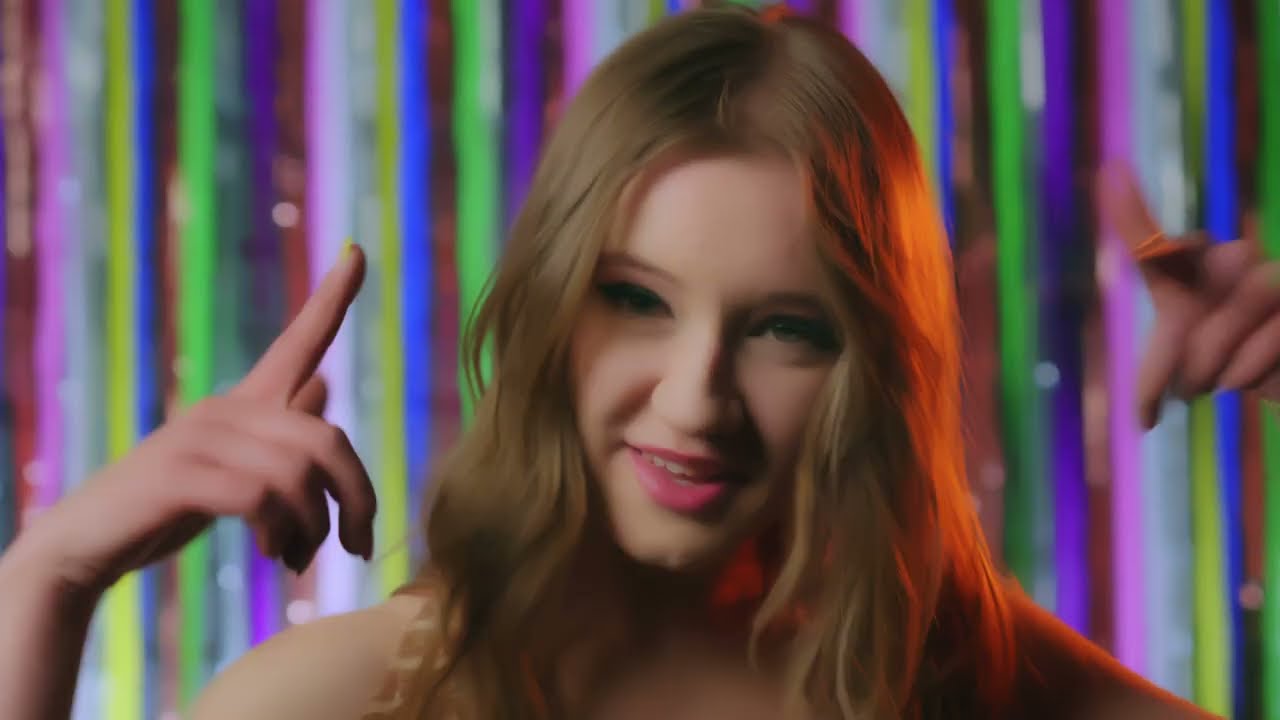 Leoné - Hakkkk In (Amptelike Musiekvideo)