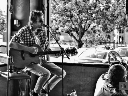 Valiant Swart rides again 1