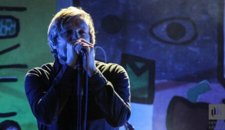 Francois Van Coke gee 'n huldeblyk aan Fokofpolisiekar 1