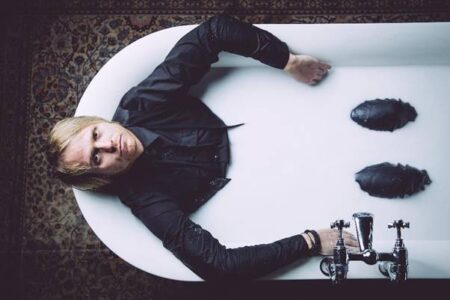 Introducing Crawling King Snake 1