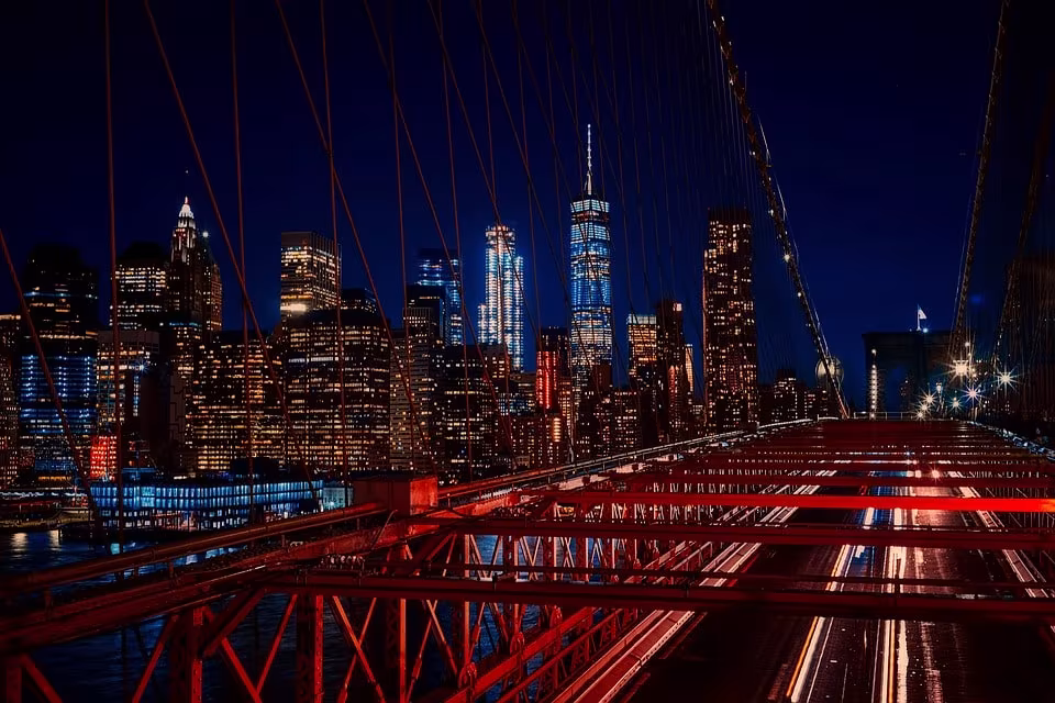 What are the Most Amazing Cities For Whiskey Lovers? 13 Brooklyn Bridge - New York