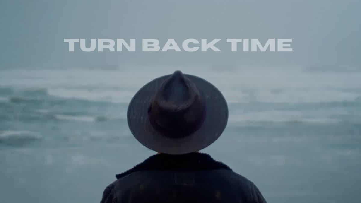 Riaan Smit - Turn Back Time