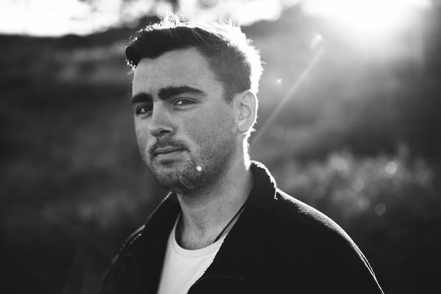Liam Burger - Wide Awake