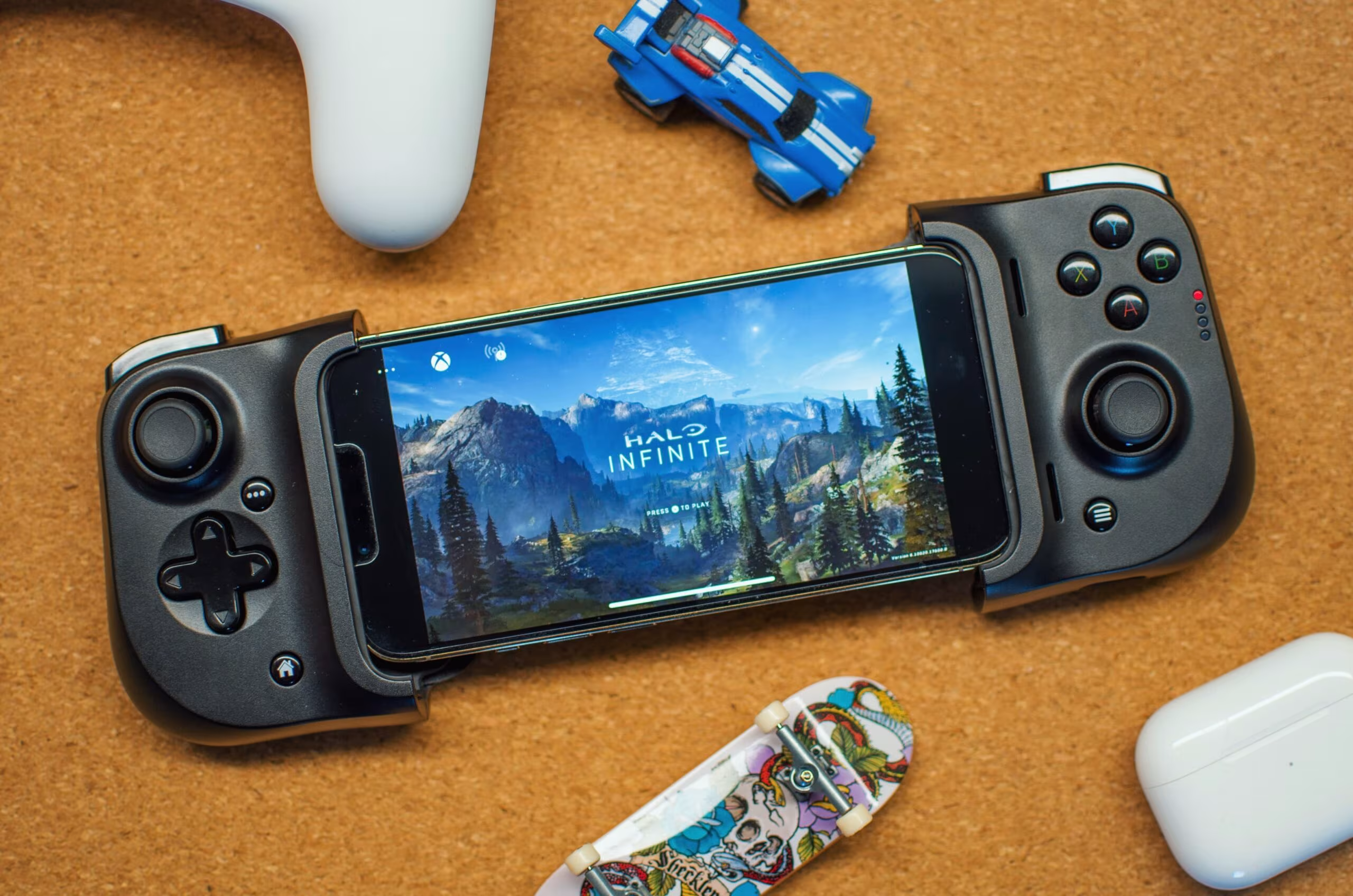 Razer Kishi V2 - Mobile Gaming - Gadgets