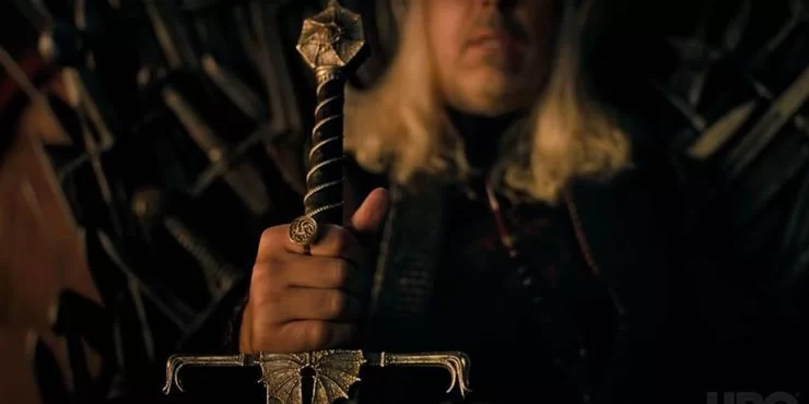 The Valyrian steel dagger carried by Viserys - House Of The Dragon