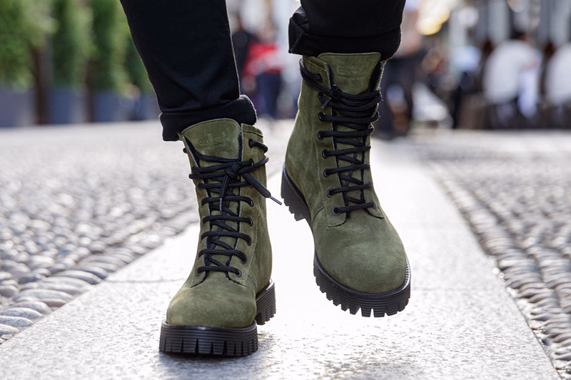 Elevator Shoes: What's Their Allure and Functionality? 3 Elevator Shoes