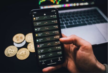 How Mobile Apps are Revolutionizing the Trading Experience 1