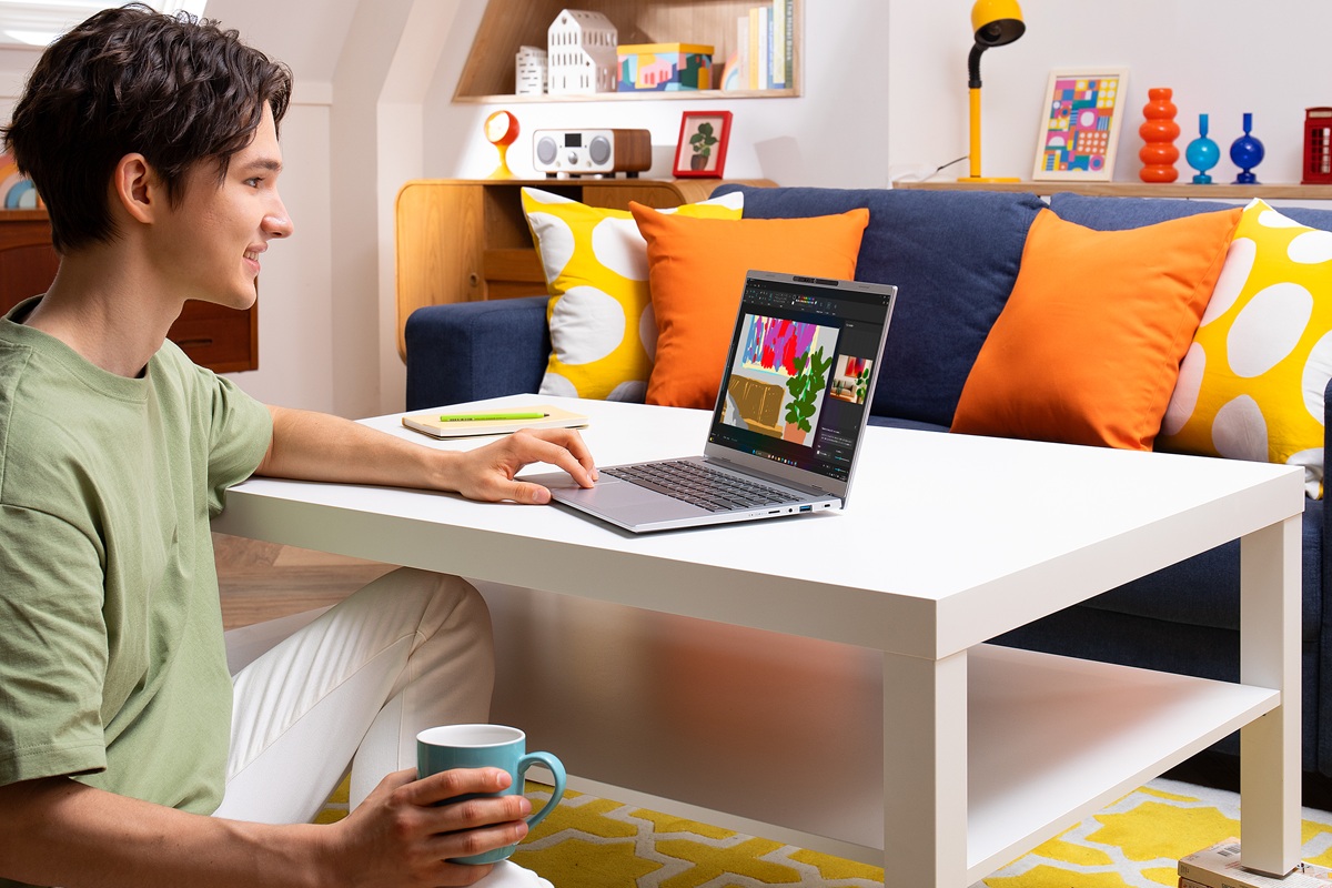 Acer Aspire 14 AI-A14-A71M(T)-Lifestyle-03