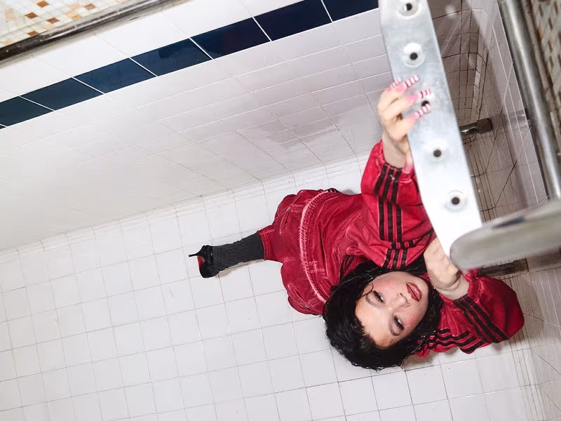 Lola Young Launches New Chapter With "From Down Here" 3 Lola Young
