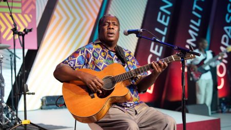 Vusi Mahlasela