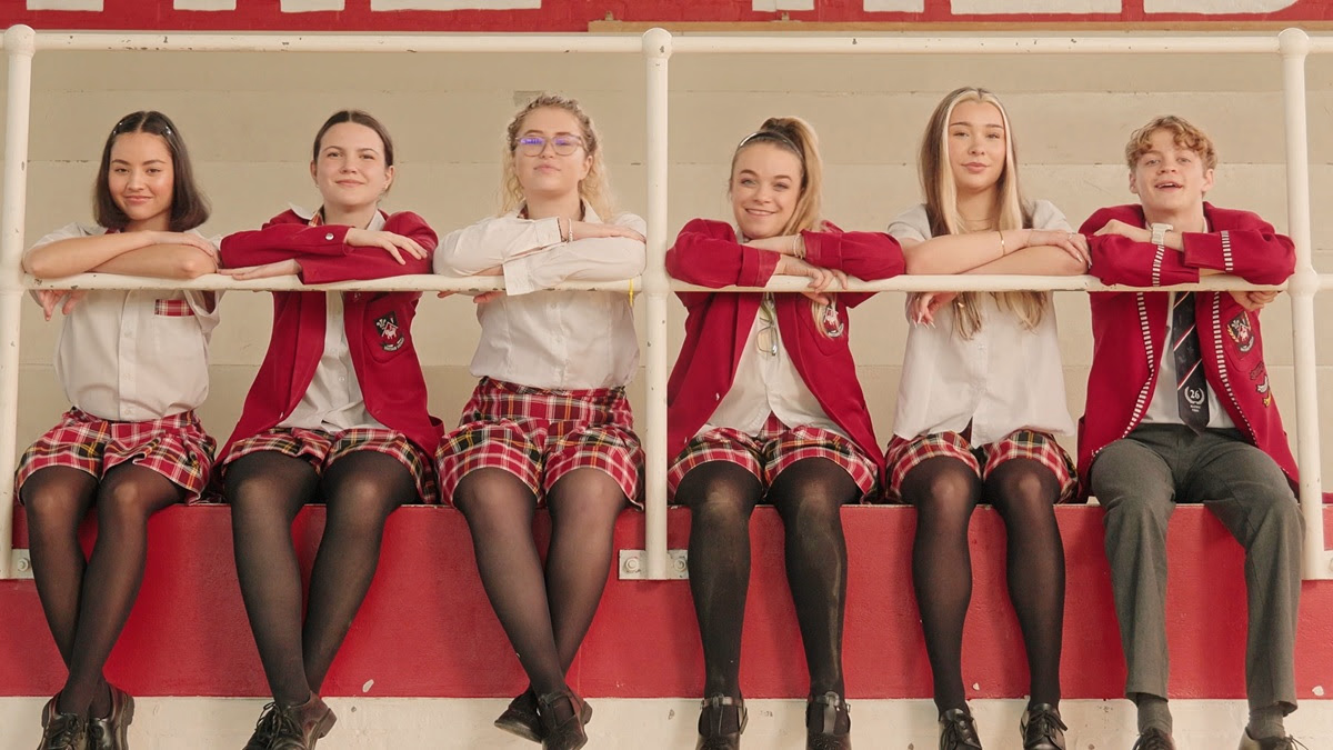 Amy Tjasink Returns Home in "Valley Girl" Video 3 Amy Tjasink - Valley Girl